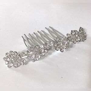 Elegant Silver Rhinestone Floral Hair Comb